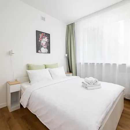 Metro Sluzew By Bookinghost Apartamento Varsóvia