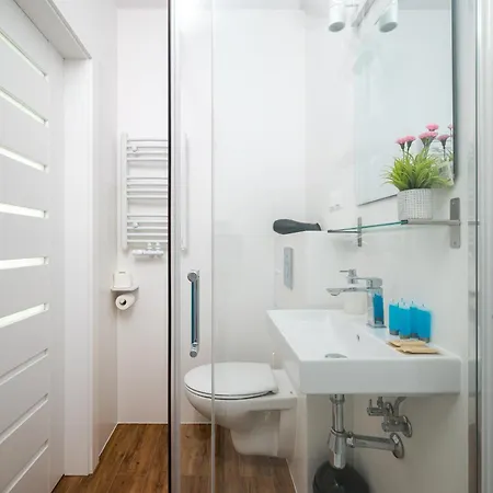 Metro Sluzew By Bookinghost Apartamento *