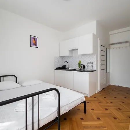 Apartamento Metro Sluzew By Bookinghost