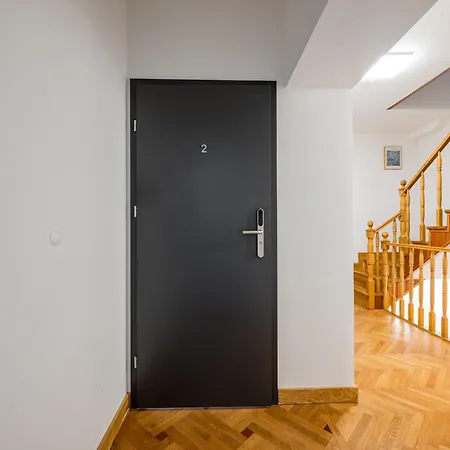 Metro Sluzew By Bookinghost Apartamento Varsóvia
