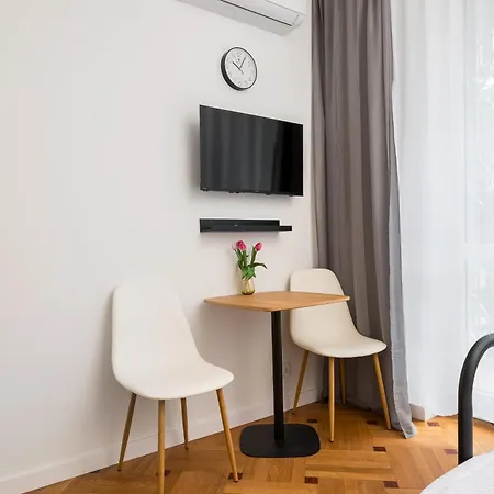 Apartamento Metro Sluzew By Bookinghost