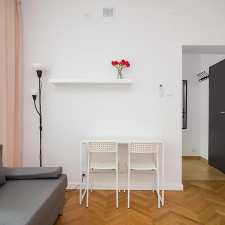 Metro Sluzew By Bookinghost Apartamento *