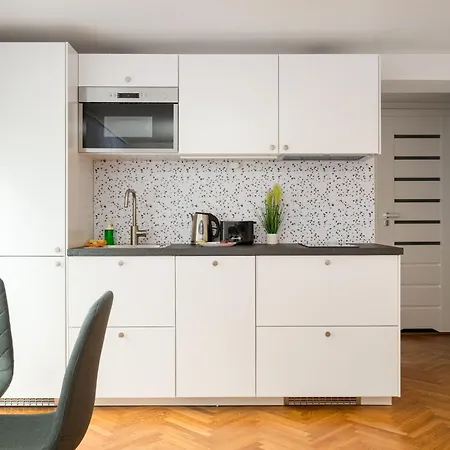 Metro Sluzew By Bookinghost Apartamento Varsóvia
