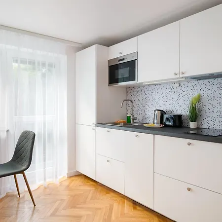 Metro Sluzew By Bookinghost Apartamento Varsóvia