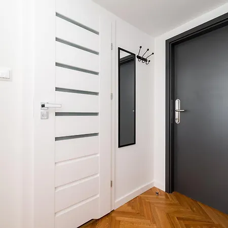 Metro Sluzew By Bookinghost Apartamento