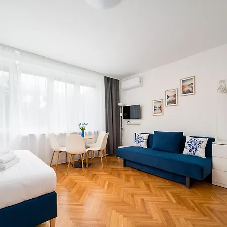 Metro Sluzew By Bookinghost Apartamento Varsóvia