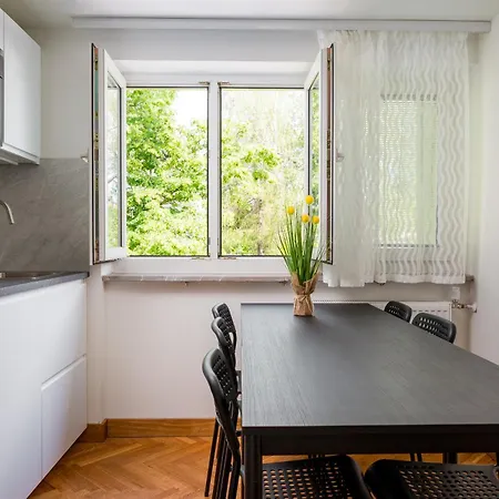 Metro Sluzew By Bookinghost Apartamento Varsóvia