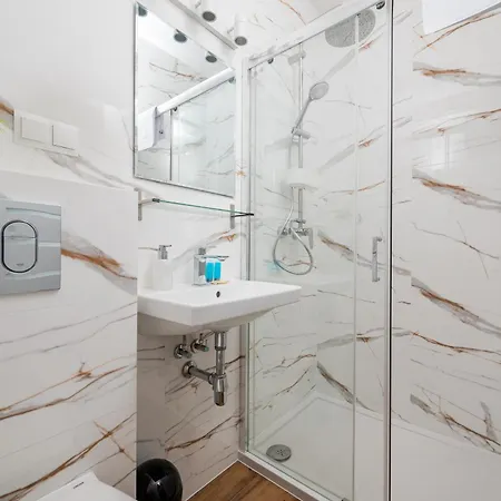 Metro Sluzew By Bookinghost Apartamento Varsóvia